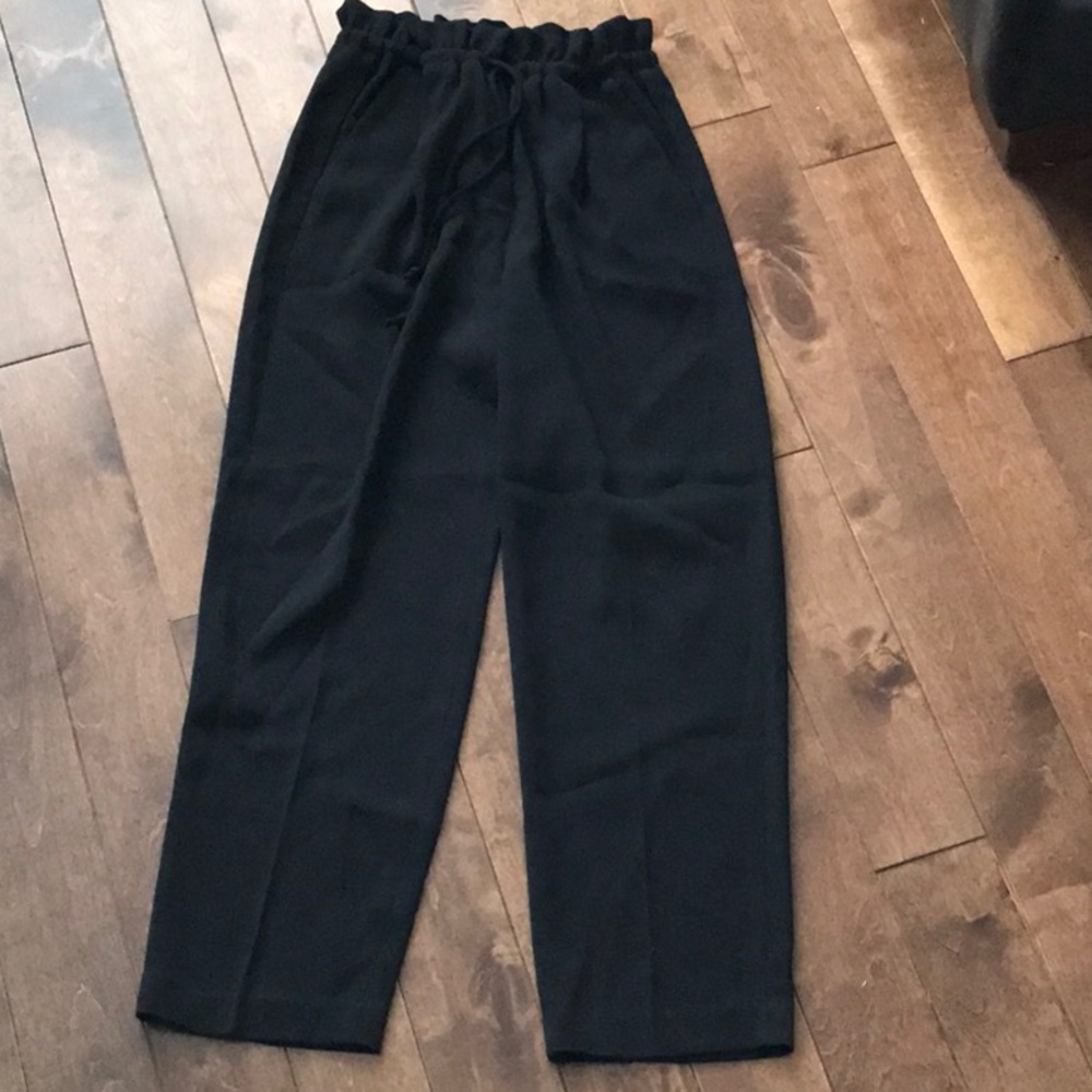 Aritzia Wilfred Kari Trousers- Black- Size XXS
